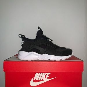 Nike Air Huarache Run • Great Condition!